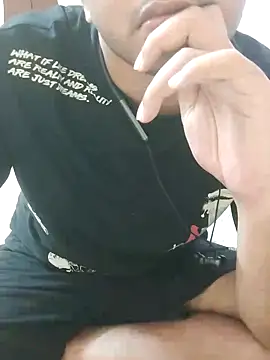 Snapshot of riyamore9623 chatting on 11.05.25 riyamore9623 online show from 11.05.25