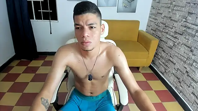 Snapshot of andres_sant chatting on 09.18.25 andres sant online show from 09.18.25