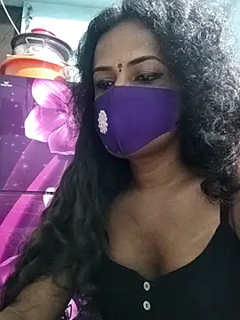 Snapshot of Anikaislam chatting on 09.29.25 Anikaislam online show from 09.29.25