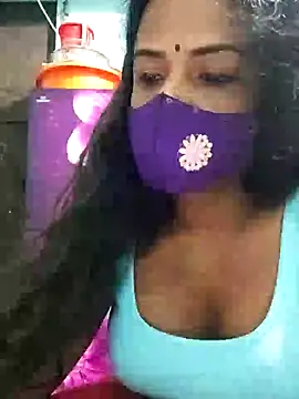 Snapshot of Anikaislam chatting on 10.10.25 Anikaislam online show from 10.10.25