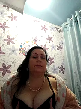 Snapshot of 430LekaLove chatting on 10.05.25 430LekaLove online show from 10.05.25