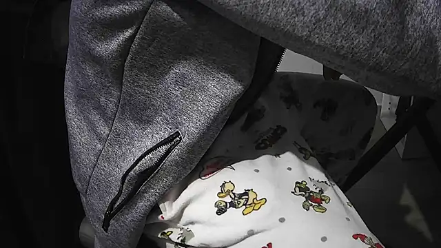 Snapshot of Pennellone98 chatting on 10.05.25 Pennellone98 online show from 10.05.25