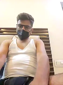 Snapshot of LoveGuruRA chatting on 09.19.25 LoveGuruRA online show from 09.19.25