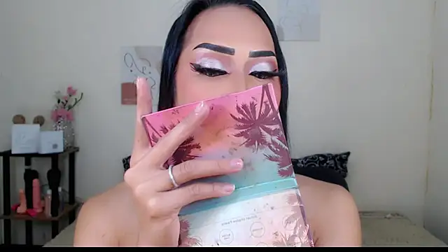 Snapshot of Lessandra_Lust chatting on 10.13.25 Lessandra Lust online show from 10.13.25