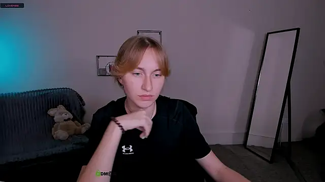 Snapshot of beauty_ginger_ chatting on 09.11.25 beauty ginger  online show from 09.11.25