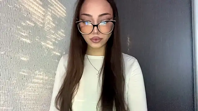 Snapshot of Leaf_Unto chatting on 09.10.25 Leaf Unto online show from 09.10.25