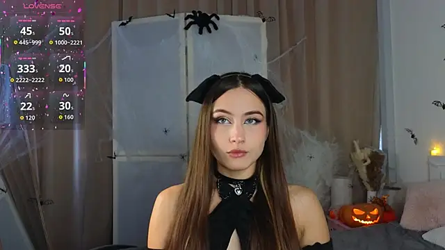 Snapshot of Moonlight1Sonata1 chatting on 10.25.25 Moonlight1Sonata1 online show from 10.25.25