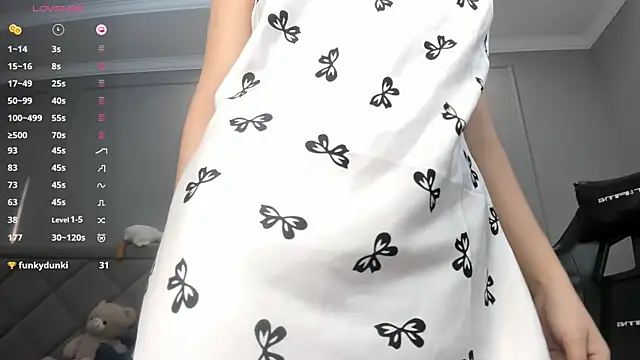 Yunleah online show from 10.22.25