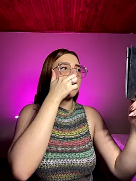 CoraVibes online show from 11.18.25