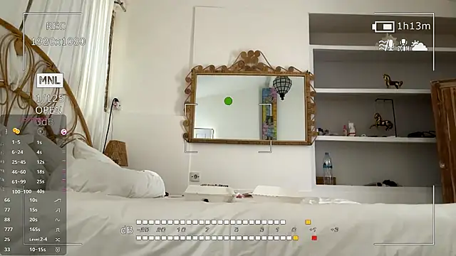 LezlieGreet online show from 11.23.25