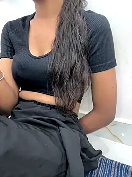 Snapshot of cute_parii_ chatting on 09.13.25 cute parii online show from 09.13.25