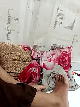 Snapshot of cute_parii_ chatting on 09.18.25 cute parii online show from 09.18.25