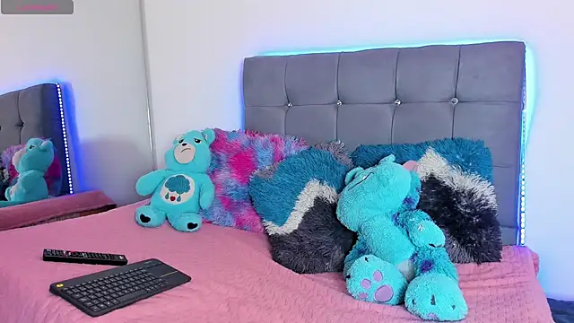 Snapshot of Playboy_Andersex chatting on 09.25.25 Playboy Andersex online show from 09.25.25