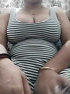 Snapshot of priya_hot_69 chatting on 09.13.25 priya hot 69 online show from 09.13.25