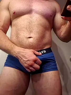 Snapshot of AlphaGymMale chatting on 09.11.25 AlphaGymMale online show from 09.11.25