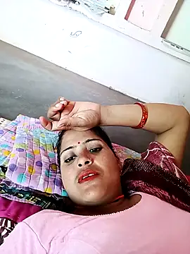 Snapshot of Sexi_savitri chatting on 09.17.25 Sexi savitri online show from 09.17.25
