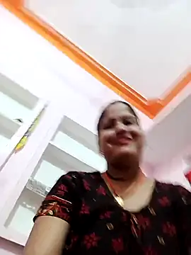 Snapshot of Sexi_savitri chatting on 09.28.25 Sexi savitri online show from 09.28.25
