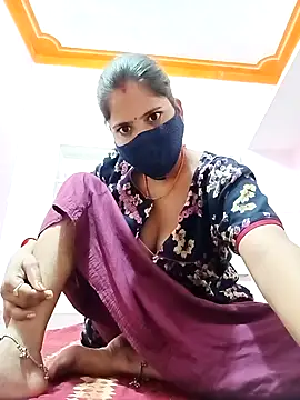 Snapshot of Sexi_savitri chatting on 10.03.25 Sexi savitri online show from 10.03.25