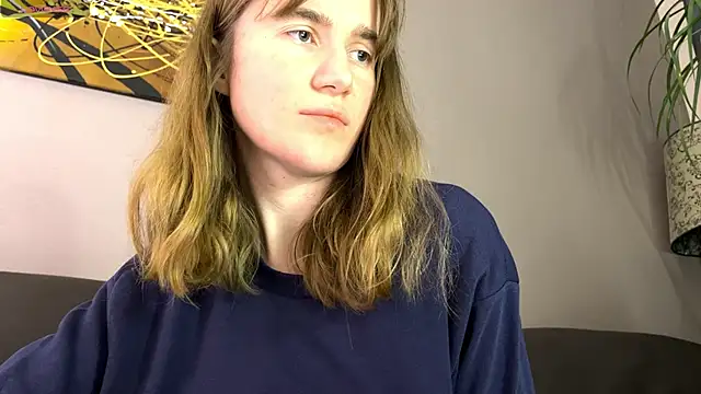 Snapshot of velina__ chatting on 10.14.25 velina online show from 10.14.25