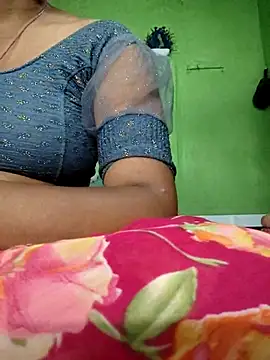 Snapshot of Hot_pooja55 chatting on 09.25.25 Hot pooja55 online show from 09.25.25