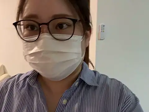 Snapshot of shimera-nohime25 chatting on 09.11.25 shimera-nohime25 online show from 09.11.25