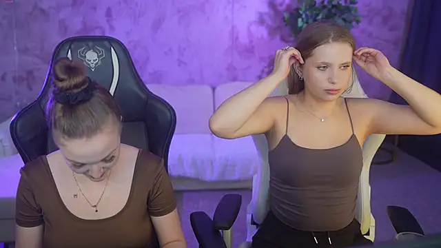 Snapshot of Ella_054 chatting on 09.14.25 Ella 054 online show from 09.14.25