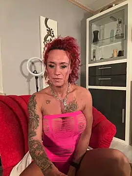 Snapshot of Hotmilfhamburg1 chatting on 10.04.25 Hotmilfhamburg1 online show from 10.04.25