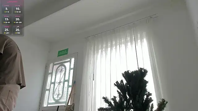 Snapshot of ElianCrow chatting on 12.02.25 ElianCrow online show from 12.02.25