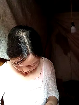 Snapshot of hera-00 chatting on 09.22.25 hera-00 online show from 09.22.25