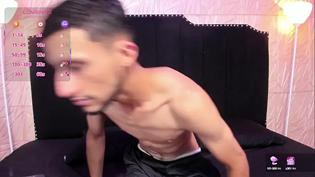 Snapshot of Akame_Draco chatting on 09.17.25 Akame Draco online show from 09.17.25