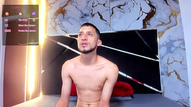 Snapshot of Akame_Draco chatting on 10.04.25 Akame Draco online show from 10.04.25