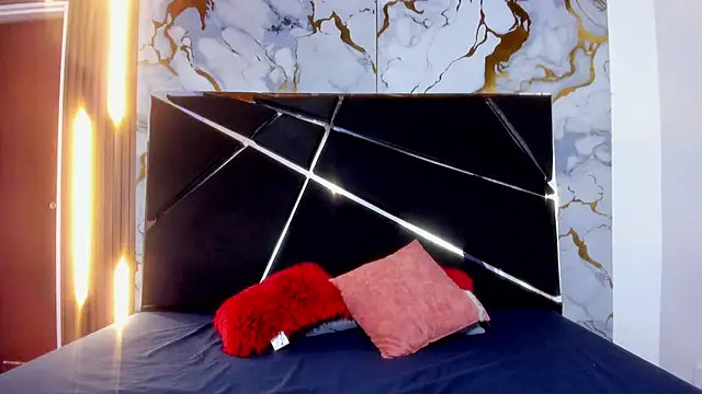 Snapshot of Akame_Draco chatting on 10.07.25 Akame Draco online show from 10.07.25