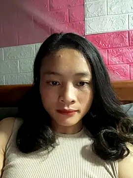 Snapshot of Kieu_xxx chatting on 10.16.25 Kieu xxx online show from 10.16.25