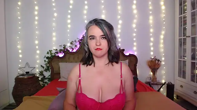 Snapshot of SilkenSin chatting on 09.23.25 SilkenSin online show from 09.23.25