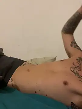 Snapshot of pimousssse chatting on 10.30.25 pimousssse online show from 10.30.25