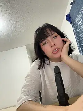 Snapshot of aliciia_23 chatting on 09.26.25 aliciia 23 online show from 09.26.25
