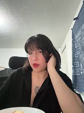 Snapshot of aliciia_23 chatting on 10.02.25 aliciia 23 online show from 10.02.25