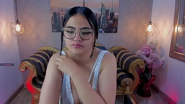 Snapshot of Laura_janne chatting on 09.11.25 Laura janne online show from 09.11.25