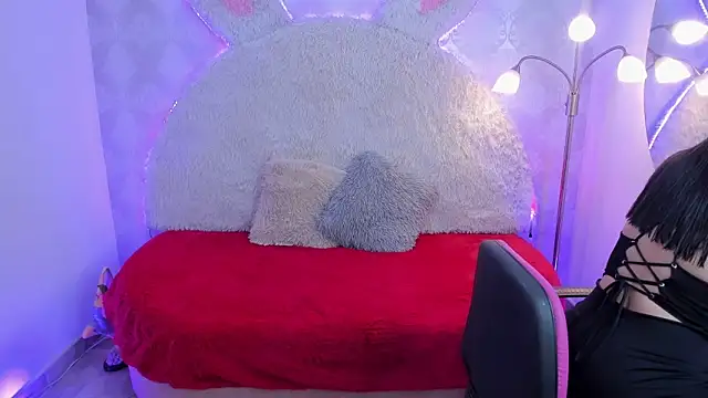 Snapshot of Laura_janne chatting on 09.23.25 Laura janne online show from 09.23.25