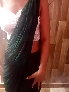 Snapshot of seema_rani68 chatting on 10.16.25 seema rani68 online show from 10.16.25