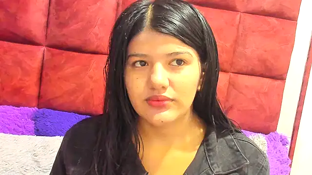 Snapshot of AANGELADIAZZ chatting on 10.04.25 AANGELADIAZZ online show from 10.04.25