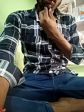 Snapshot of uniquesexyboy5689 chatting on 10.21.25 uniquesexyboy5689 online show from 10.21.25