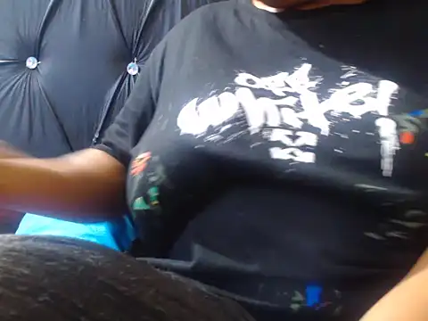 BeverlyQueen14 online show from 11.15.25