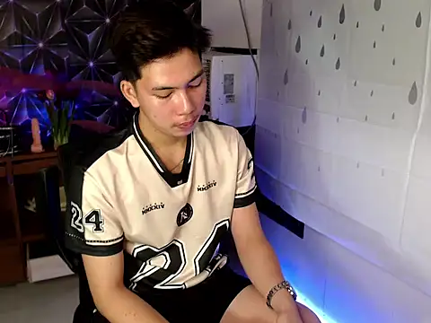 ursweet jade online show from 10.22.25