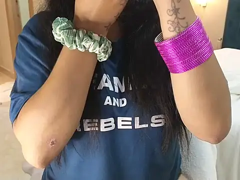 Snapshot of mansi201 chatting on 09.24.25 mansi201 online show from 09.24.25