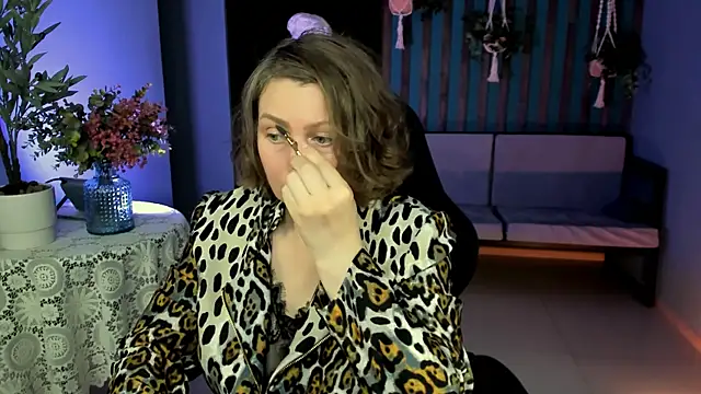 TiffanyBrauny online show from 10.07.25