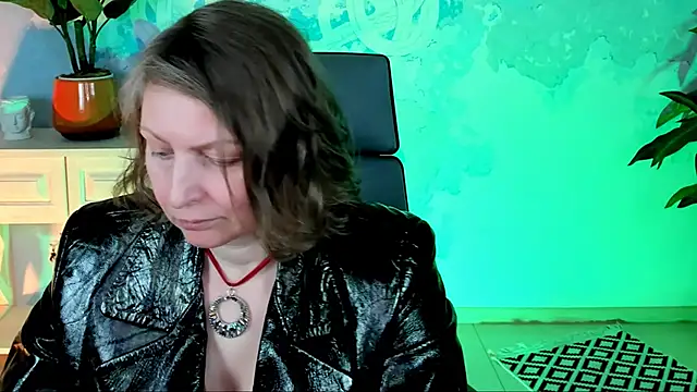 TiffanyBrauny online show from 10.17.25