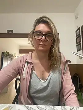 Snapshot of na1801 chatting on 11.07.25 na1801 online show from 11.07.25