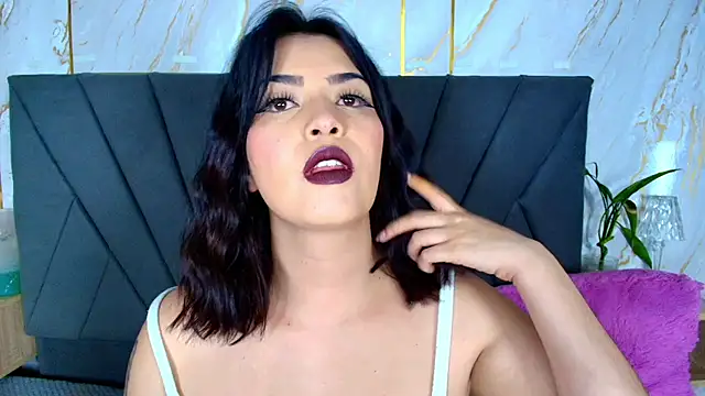 Snapshot of chloe_Laurent1 chatting on 10.04.25 chloe Laurent1 online show from 10.04.25