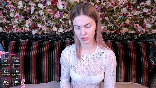 Snapshot of NaomiSol chatting on 11.27.25 NaomiSol online show from 11.27.25